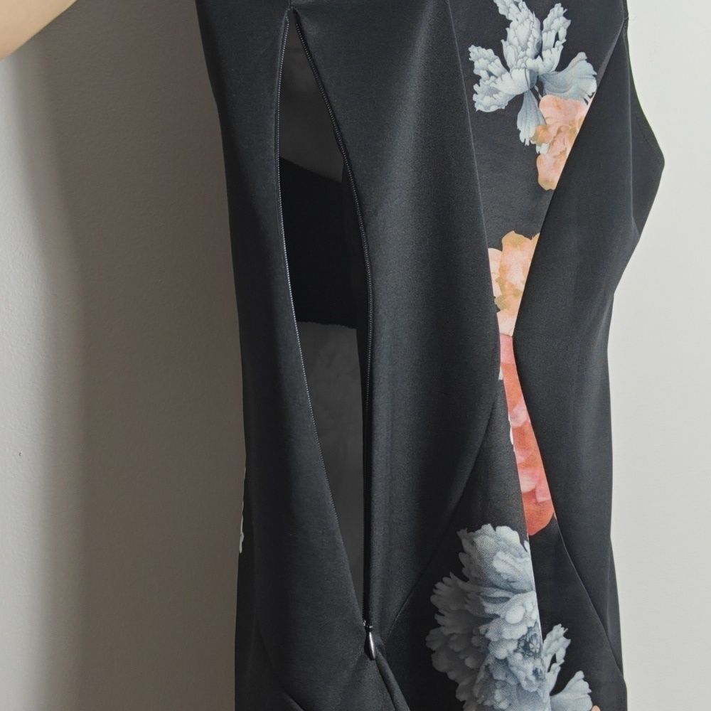 FANTAIST Floral Sleeveless Dress - Black and Multi Size Medium - Picture 14 of 16